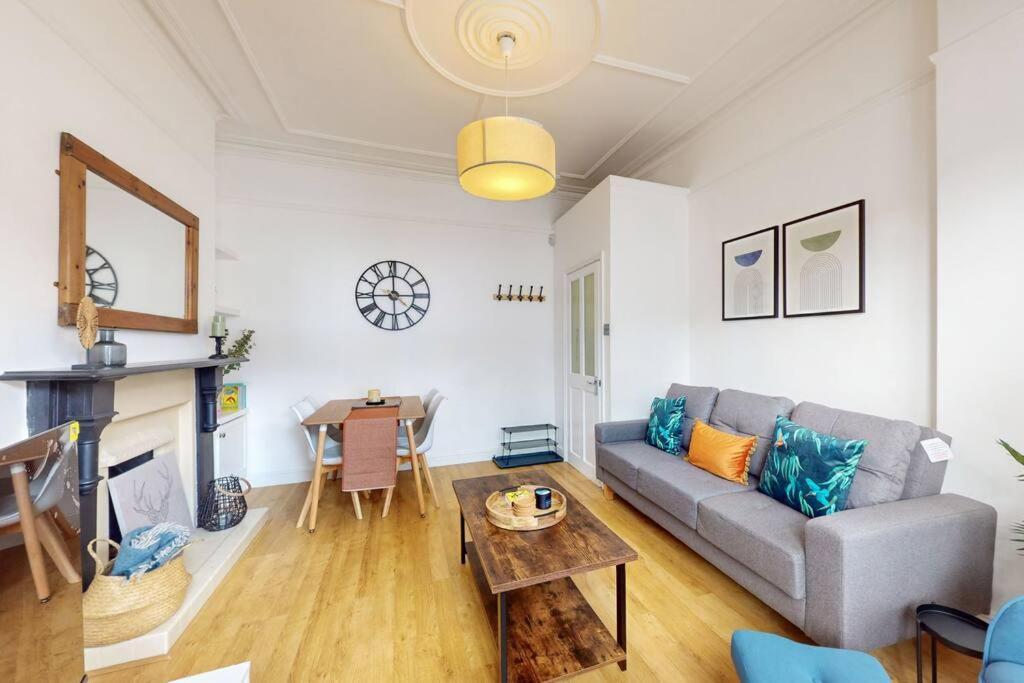 Spacious 2Bd Apartment Cricklewood London Exteriör bild