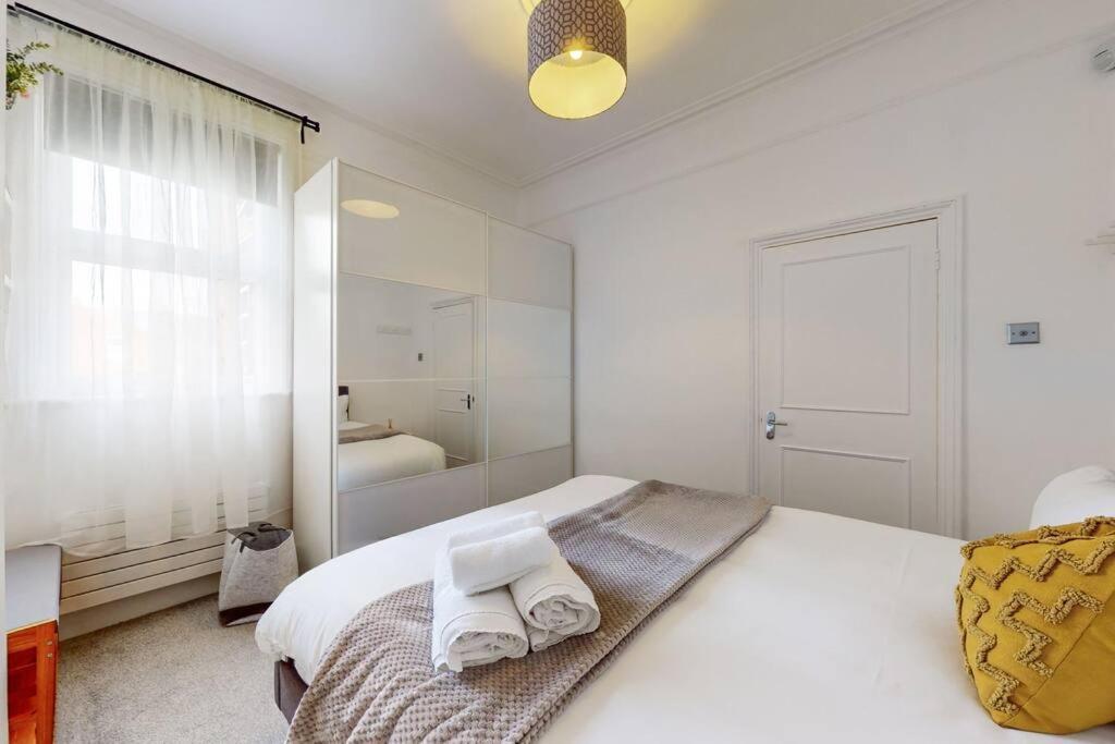 Spacious 2Bd Apartment Cricklewood London Exteriör bild