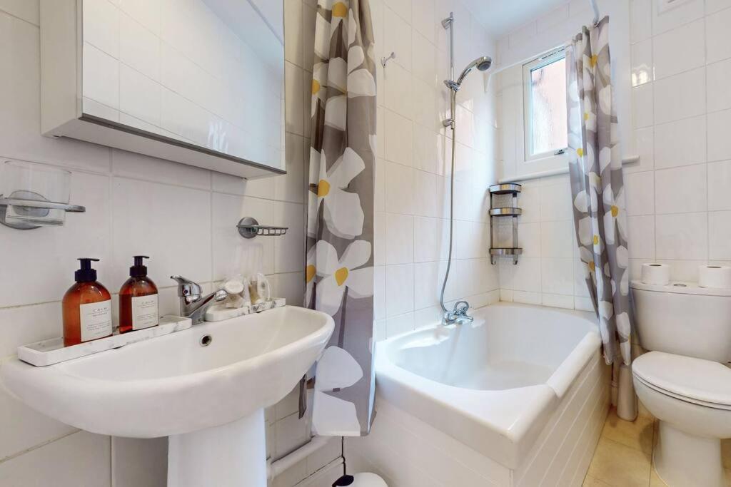Spacious 2Bd Apartment Cricklewood London Exteriör bild